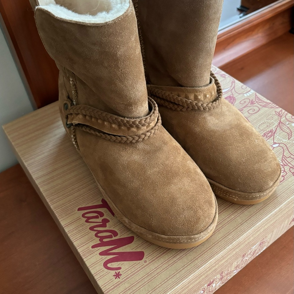 Women’s Suede boots by Tara M.  Tan, size 9. NWT